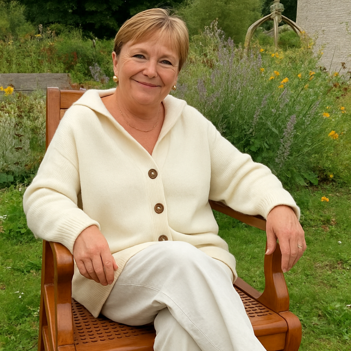 Elise de Paris | Un cardigan doux et élégant