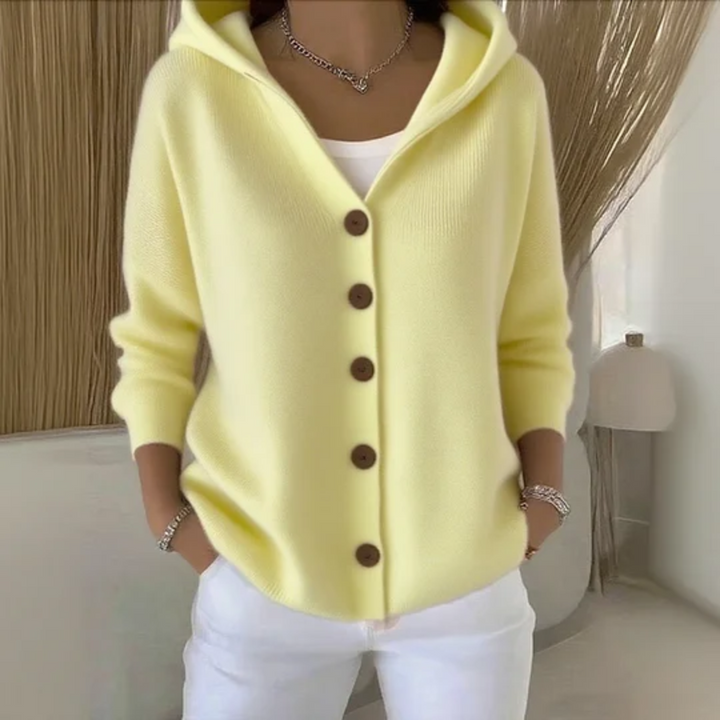 Elise de Paris | Un cardigan doux et élégant